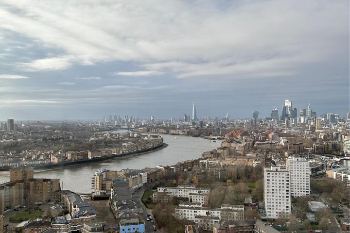 英國不同地區的氣候對房產選擇有哪些具體影響?